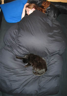 Peppi und Wiebke im Bett